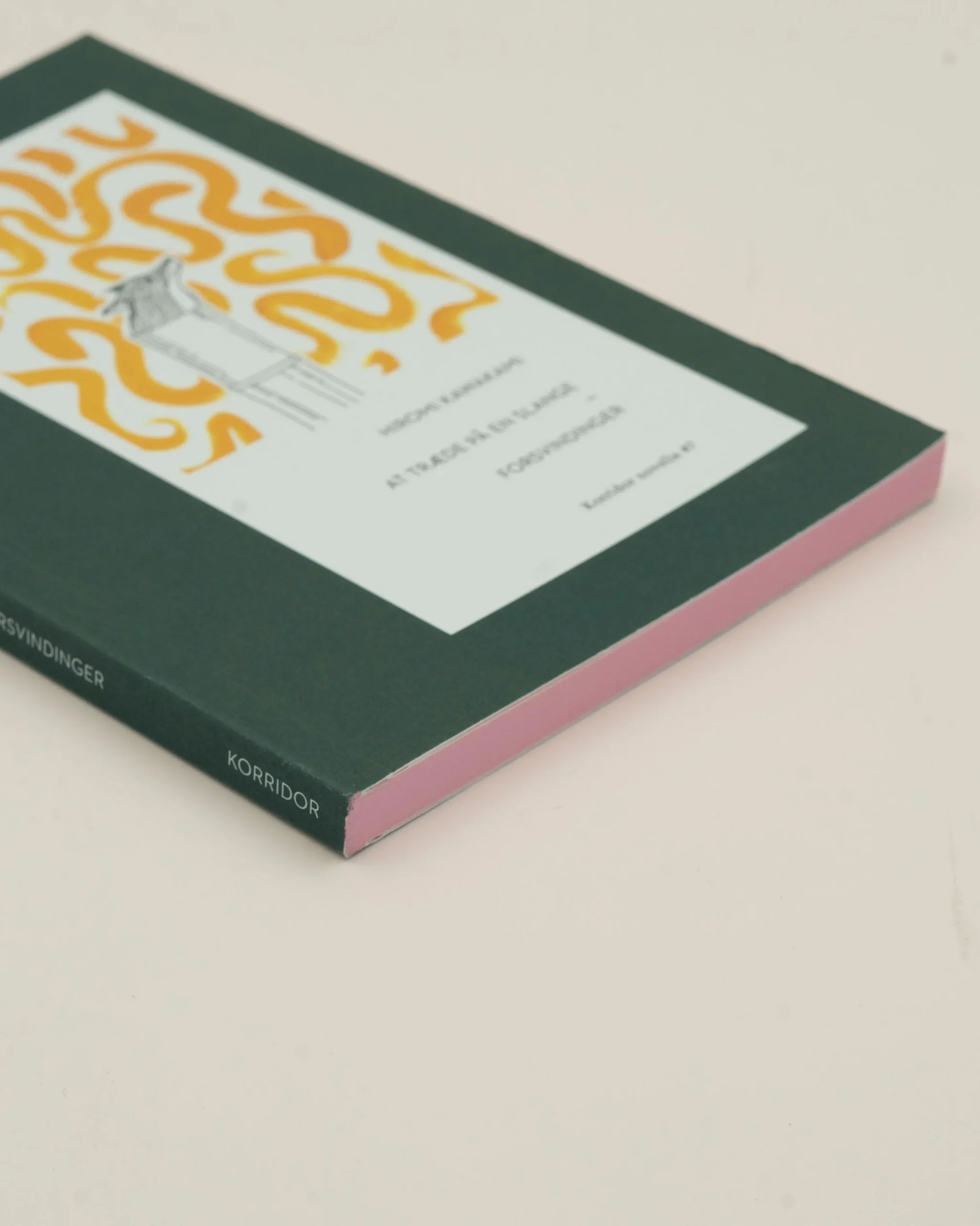 Bøger Om Japan|Skønlitteratur^SERAMIKKU At træde på en slange