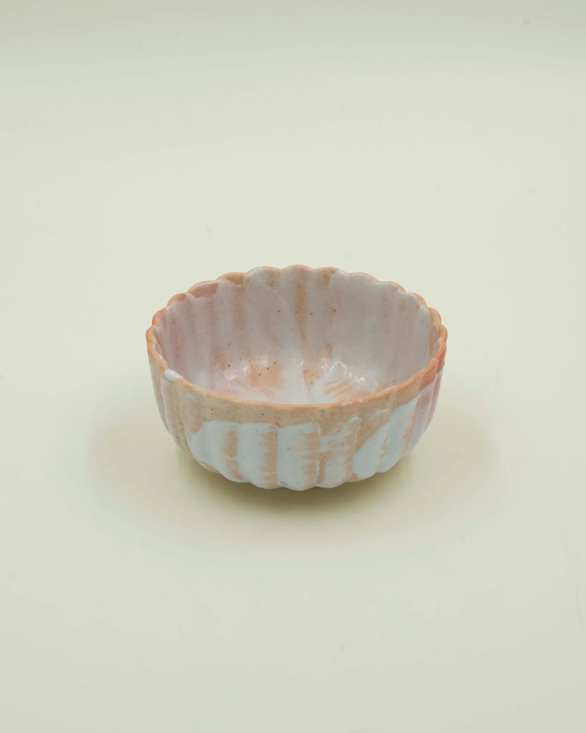 Mellem Skåle (matcha, Ris, Morgenmad)^SERAMIKKU Blomsterskål med rosa nuancer