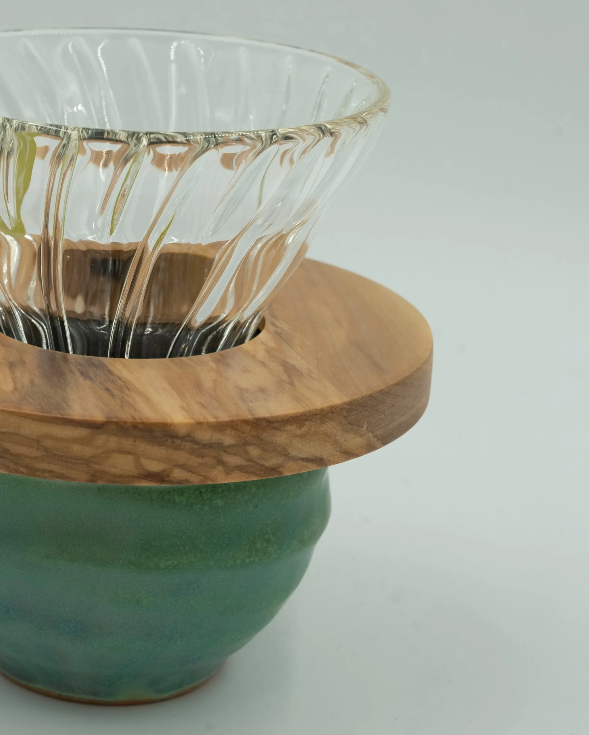 Fars Dags Gave|V60 Kaffetragte^SERAMIKKU Hario tragt i glas med oliventræ (01)
