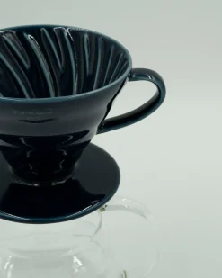 Mors Dags Gave|V60 Kaffetragte^SERAMIKKU Hario tragt i indigo blå porcelæn (02)