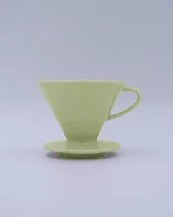 V60 Kaffetragte|Diverse (spisepinde, Holdere, Skeer)^SERAMIKKU Hario tragt i lysegrøn porcelæn (02)