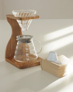 Indflyttergave|Bryllupsgave^SERAMIKKU Kaffebryggersæt i oliventræ