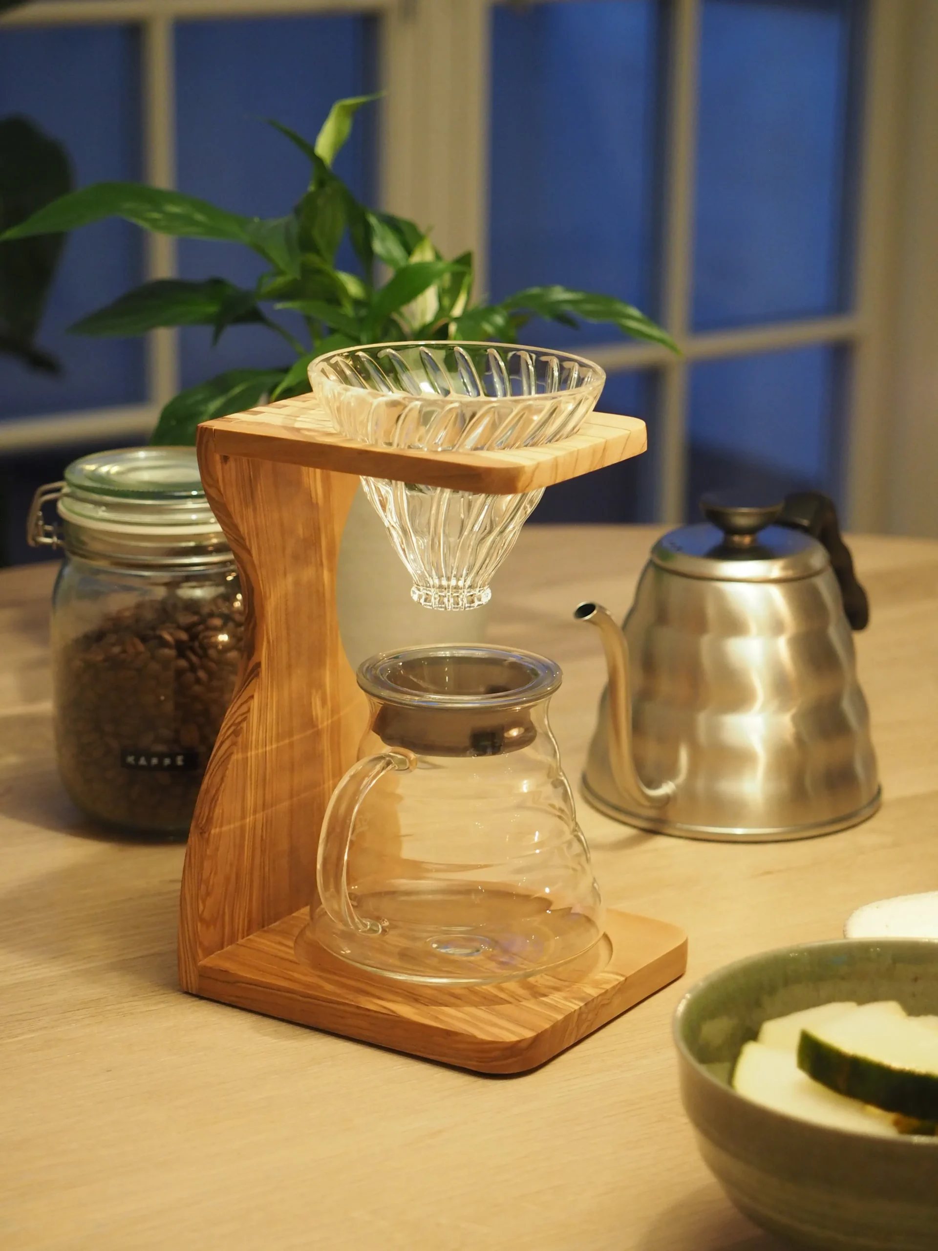Indflyttergave|Bryllupsgave^SERAMIKKU Kaffebryggersæt i oliventræ