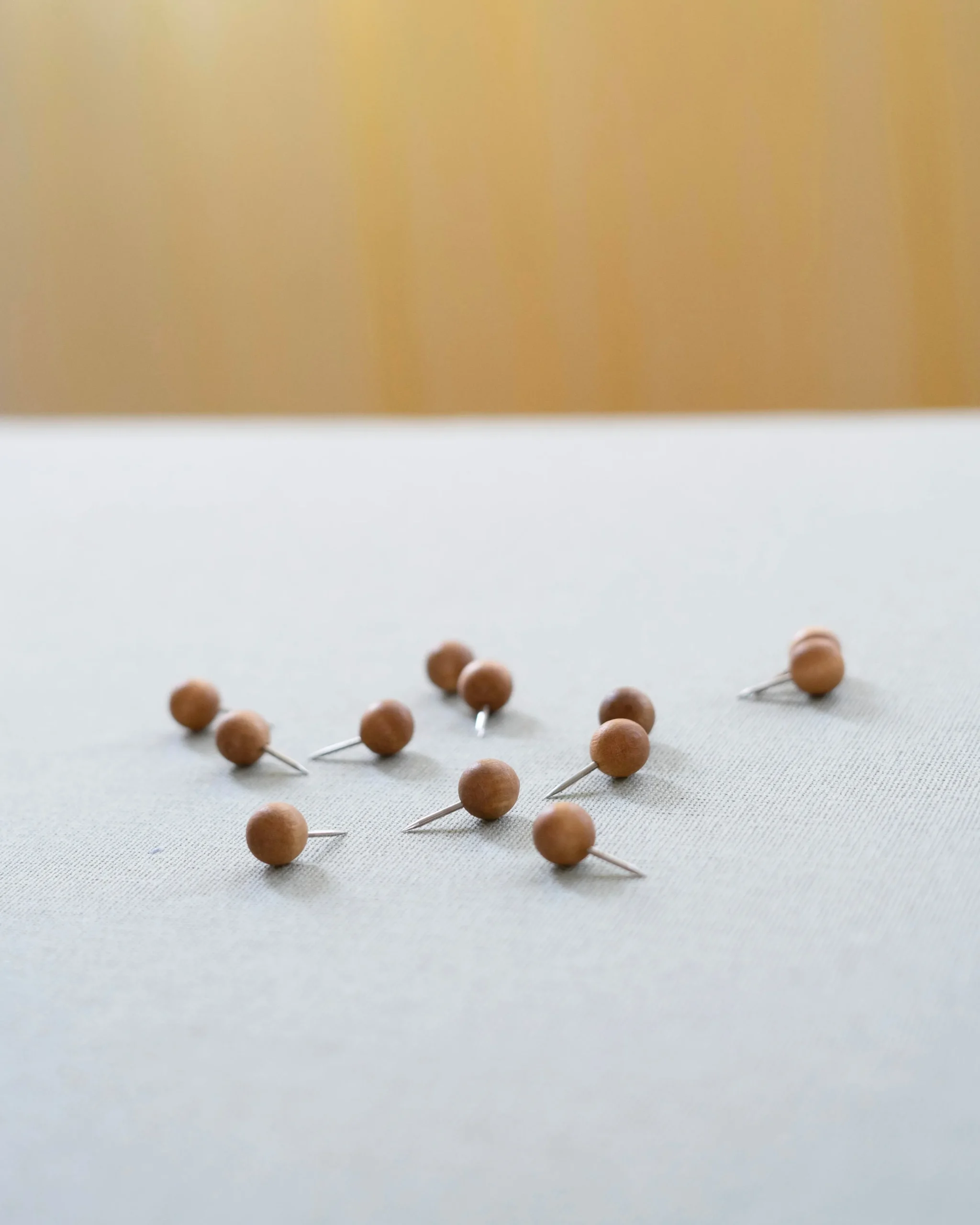 Pinbōdo Knappenåle|Pinbōdo - Opslagstavler^SERAMIKKU Knappenåle i træ (wooden pins)