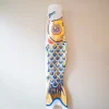 Koinobori - Japansk Karpevimpel|Pyntegenstande^SERAMIKKU Koinobori vimpel 80 cm (guld/blå)
