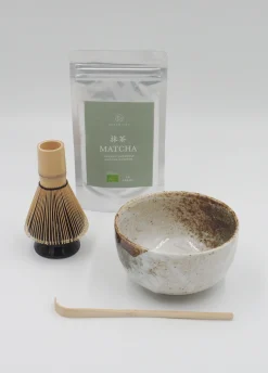 Te- Og Kaffesæt|Keramiksæt^SERAMIKKU Matchasæt med sandfarvet skål - med matcha