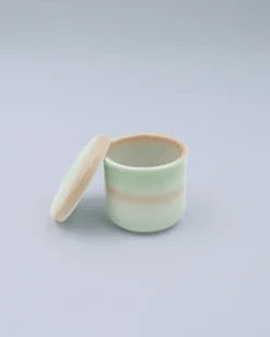 Diverse (spisepinde, Holdere, Skeer)^SERAMIKKU Pastelgrøn lågkrukke