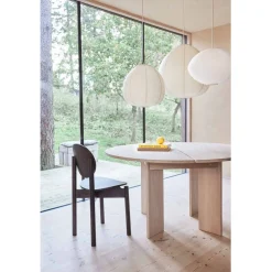 Borde & Bænke^SERAMIKKU Rundt spisebord i egetræ (140 cm)