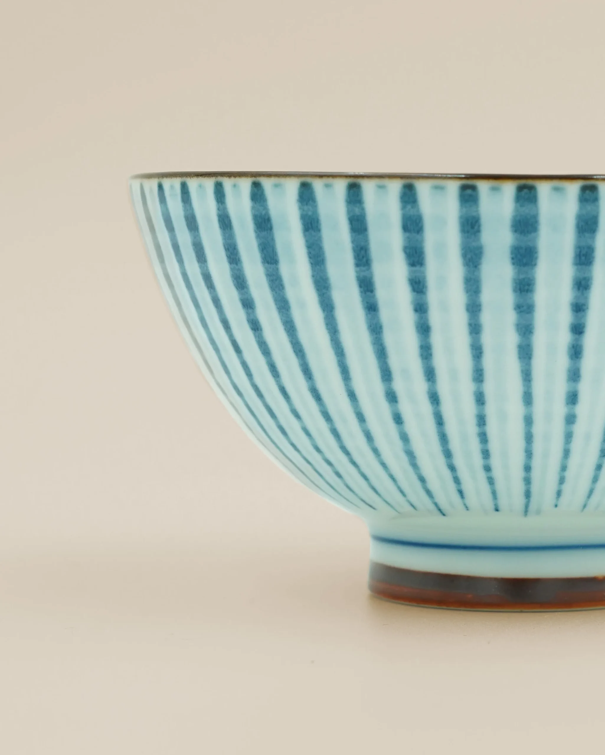 Mors Dags Gave|Mellem Skåle (matcha, Ris, Morgenmad)^SERAMIKKU Skål med lyseblå, elegante striber