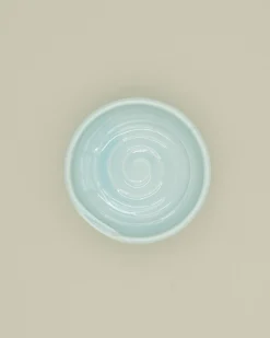 Indflyttergave|Værtsgave^SERAMIKKU Soyaskål med spiralmønster i pastelblå