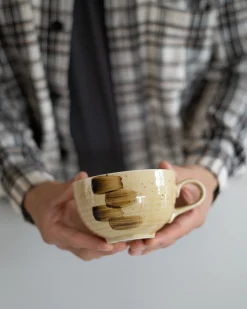 Barselsgave|Krus Og Kopper (kaffe Og Te)^SERAMIKKU Stort brunt krus med hank