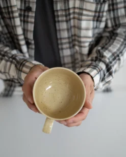 Barselsgave|Krus Og Kopper (kaffe Og Te)^SERAMIKKU Stort brunt krus med hank